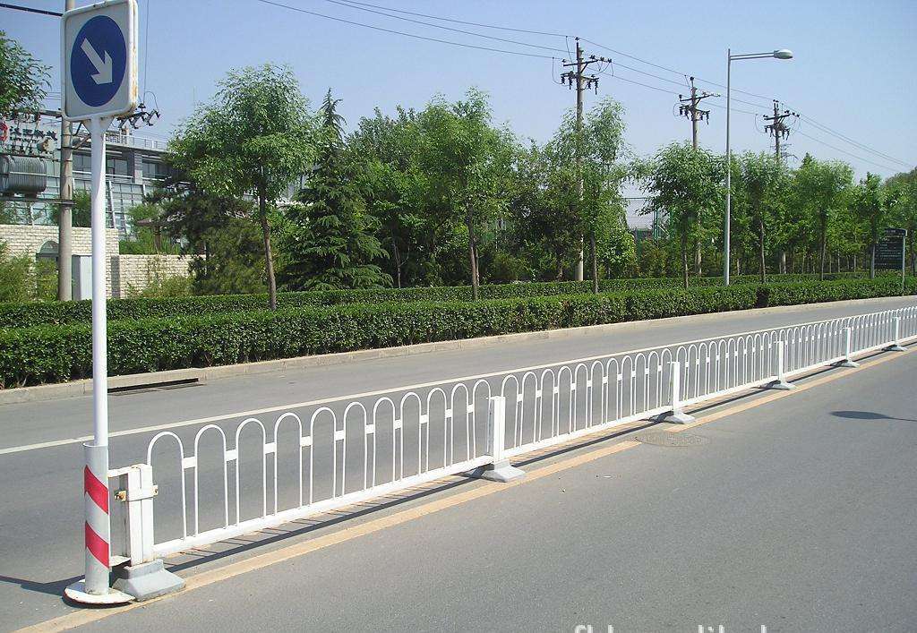 襄陽城市形象改造--道路護欄